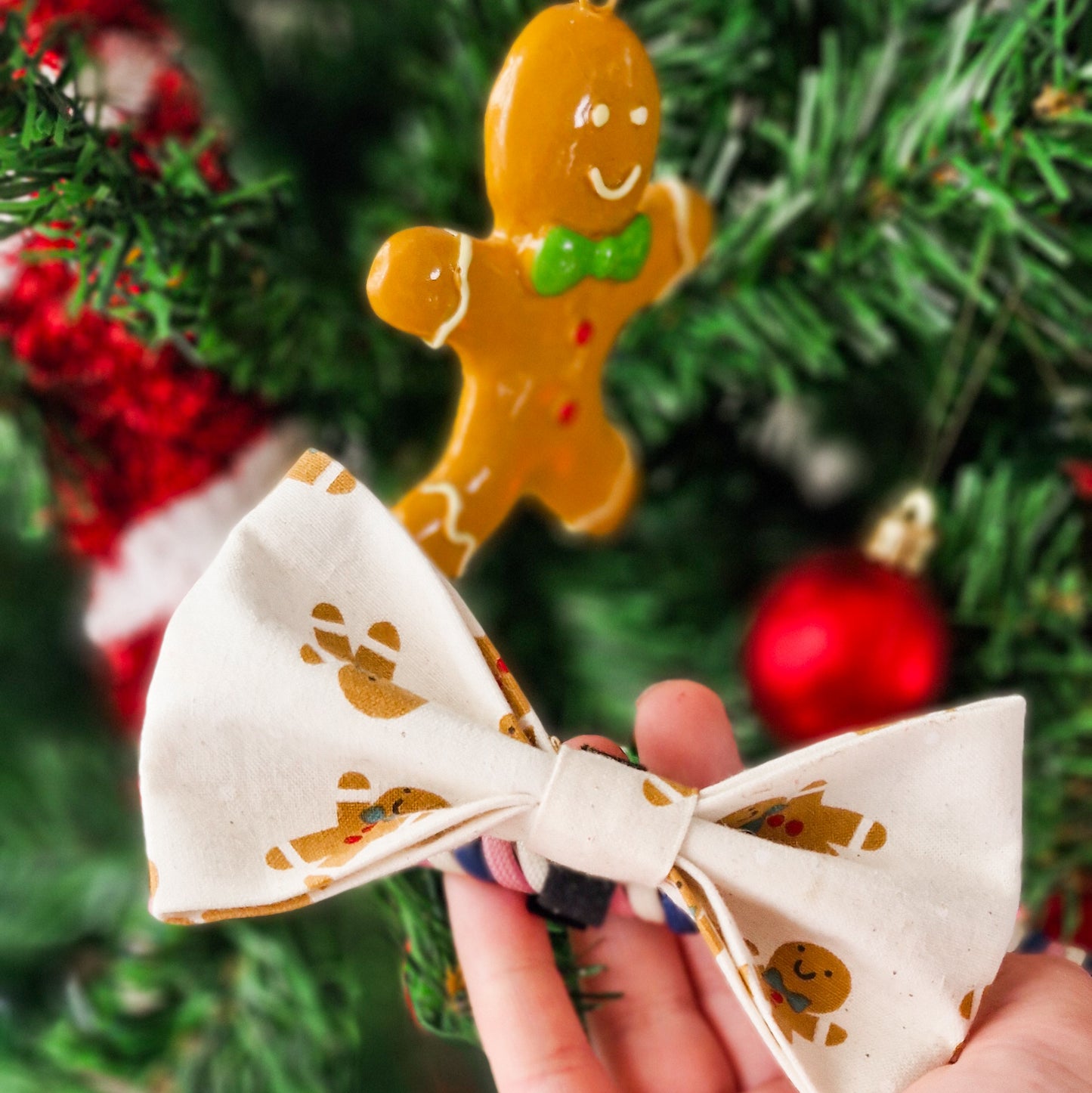 Gingerbread Kisses Bow Tie